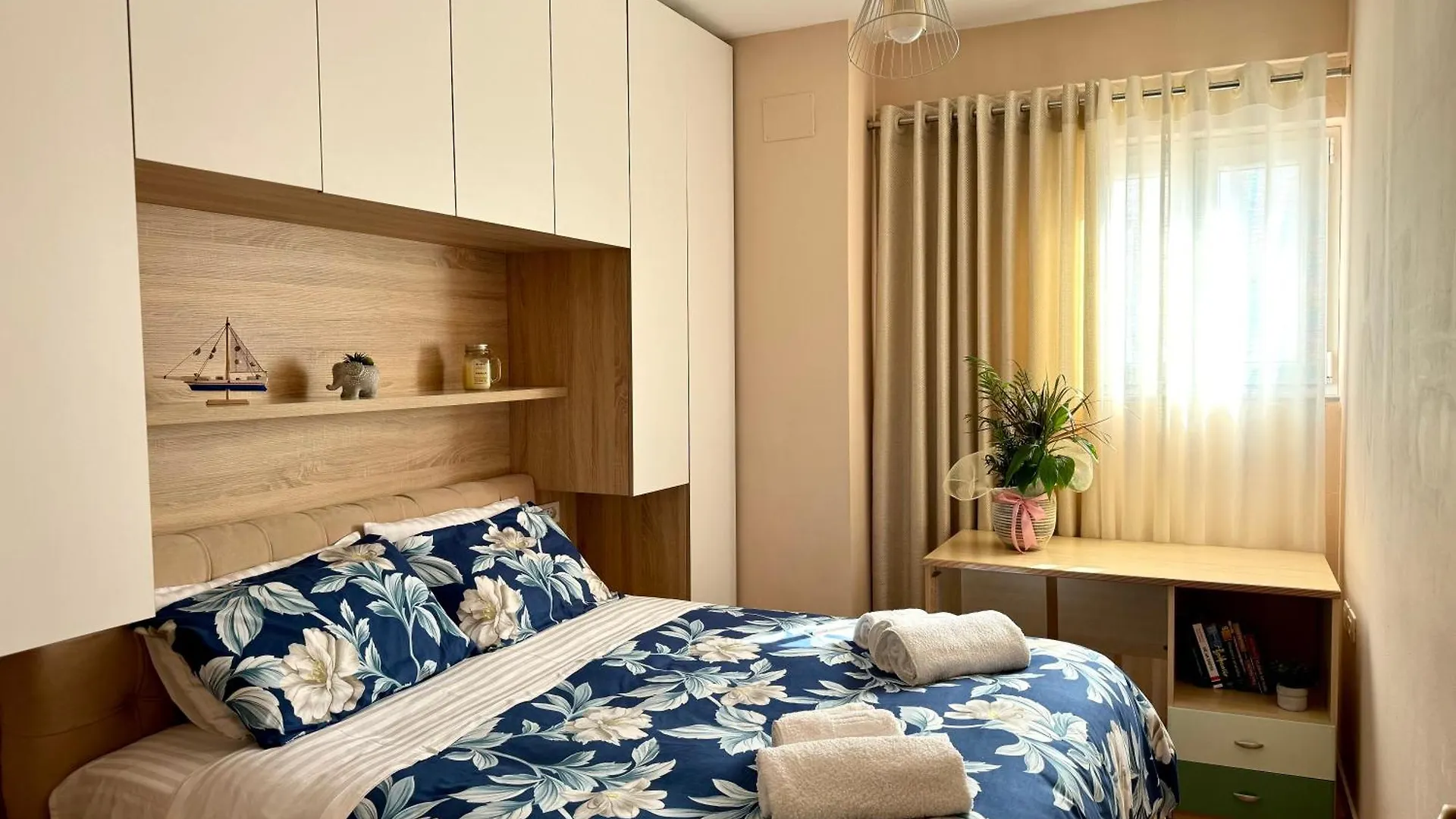 Skyview Oasis Premium Apartment Τίρανα